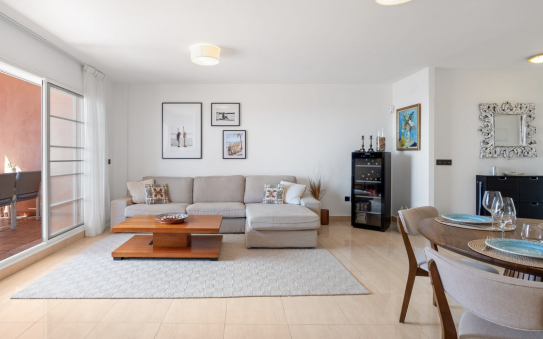 Квартира в Естепоні 109 кв.м з 2 спальнями та видом на море