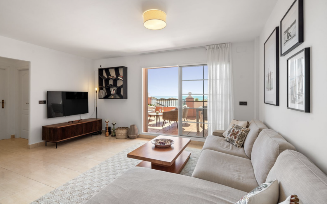 Квартира в Естепоні 109 кв.м з 2 спальнями та видом на море