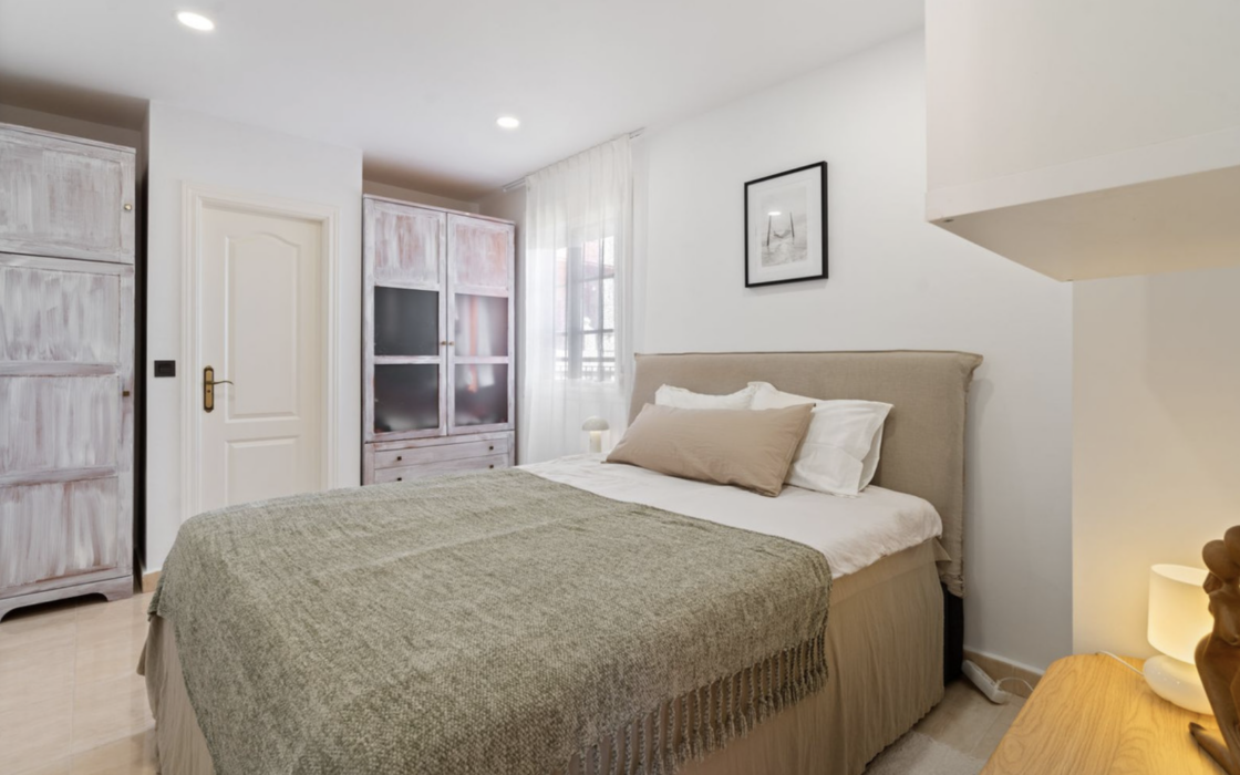 Квартира в Естепоні 109 кв.м з 2 спальнями та видом на море