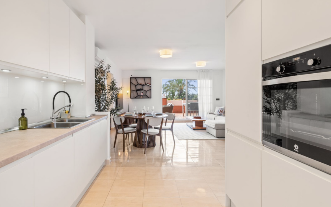 Квартира в Естепоні 109 кв.м з 2 спальнями та видом на море