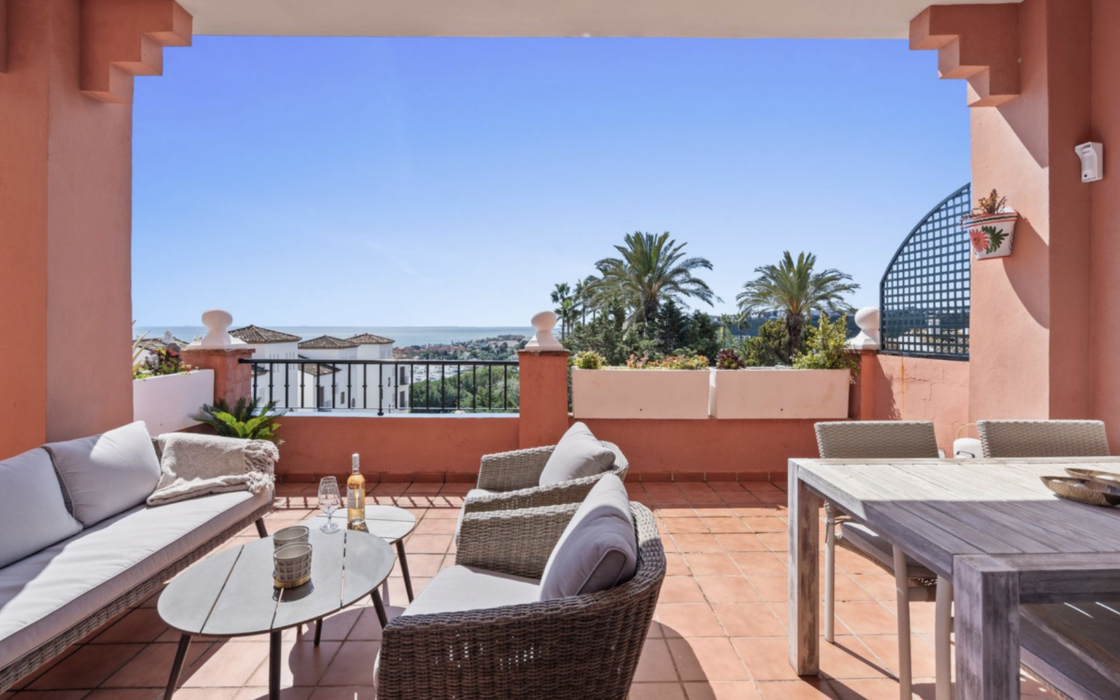 Квартира в Естепоні 109 кв.м з 2 спальнями та видом на море