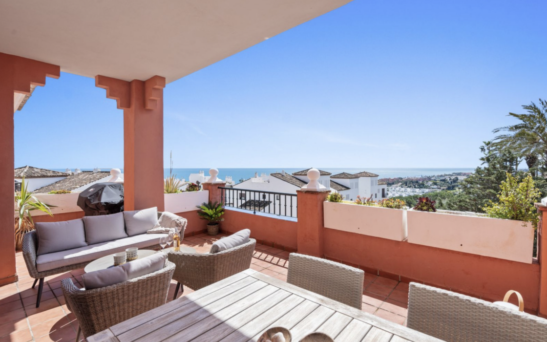 Квартира в Естепоні 109 кв.м з 2 спальнями та видом на море