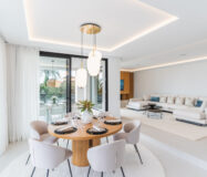 Современная вилла в Марбелье с террасой 405 кв.м