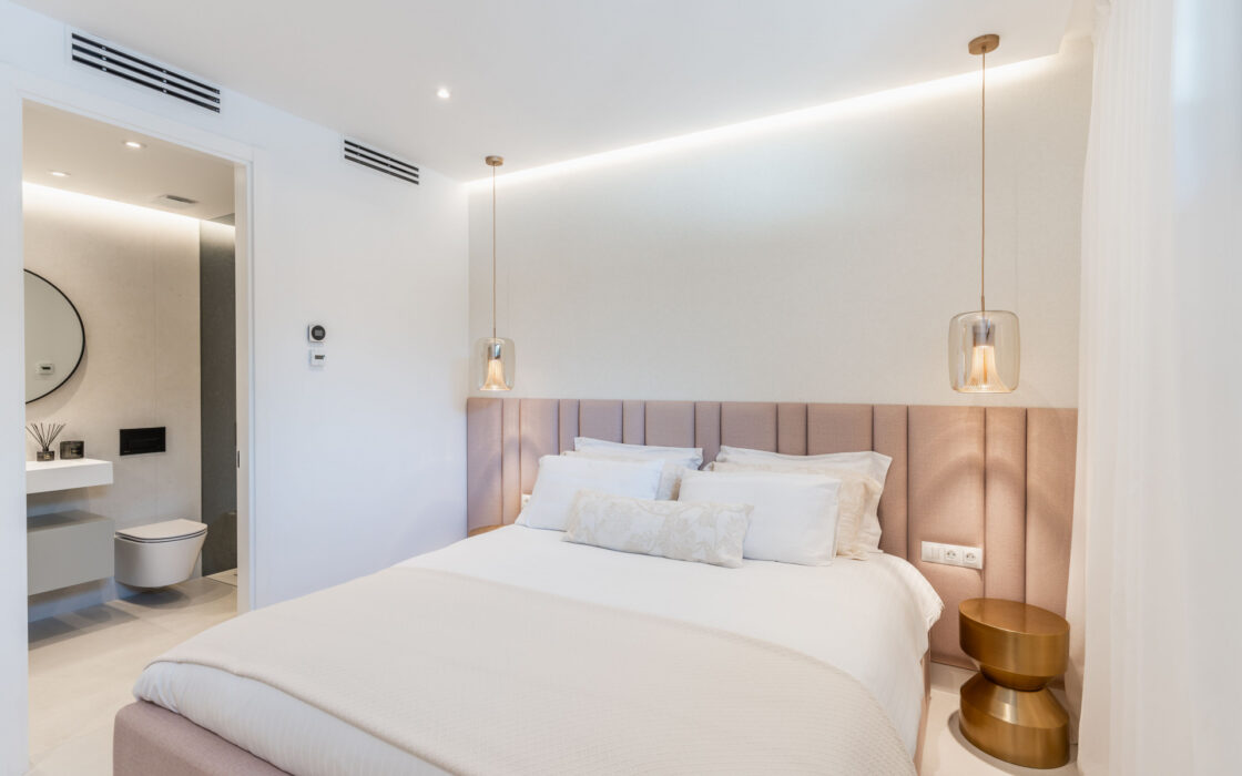 Современная вилла в Марбелье с террасой 405 кв.м