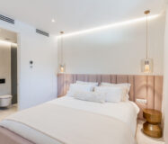 Современная вилла в Марбелье с террасой 405 кв.м