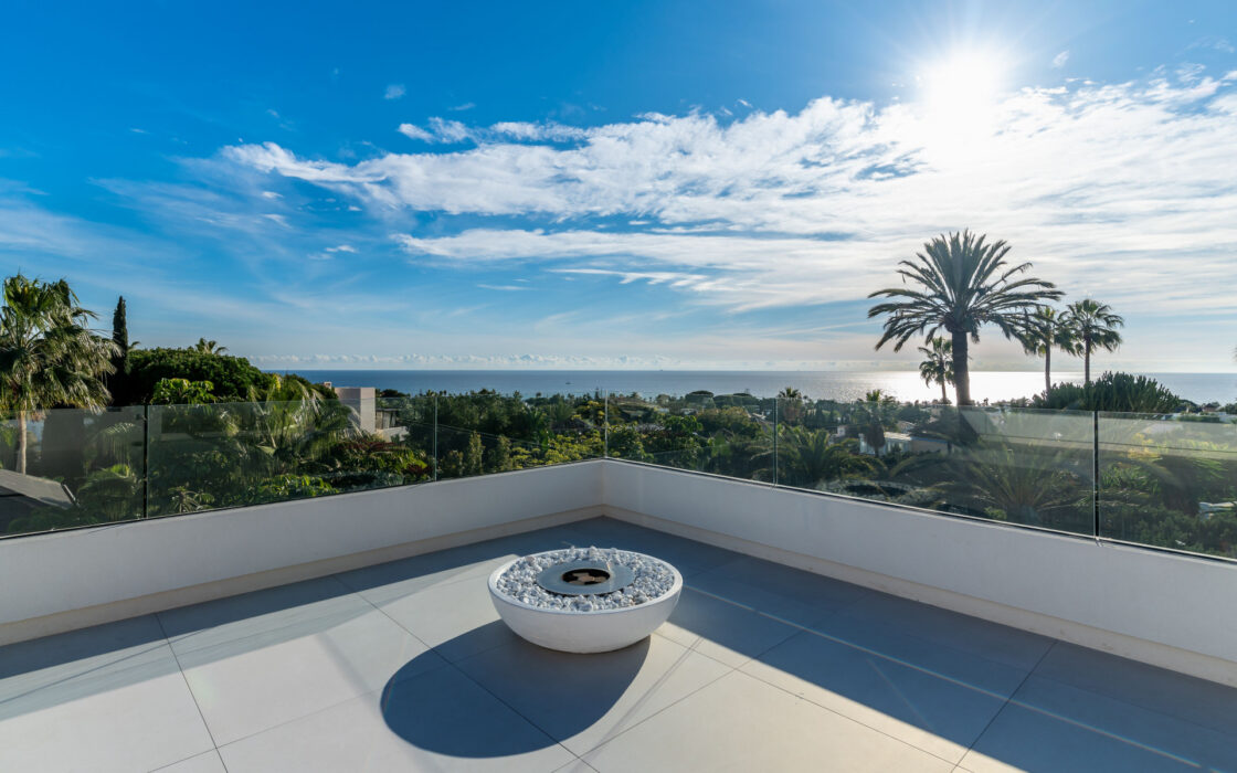 Современная вилла в Марбелье с террасой 405 кв.м