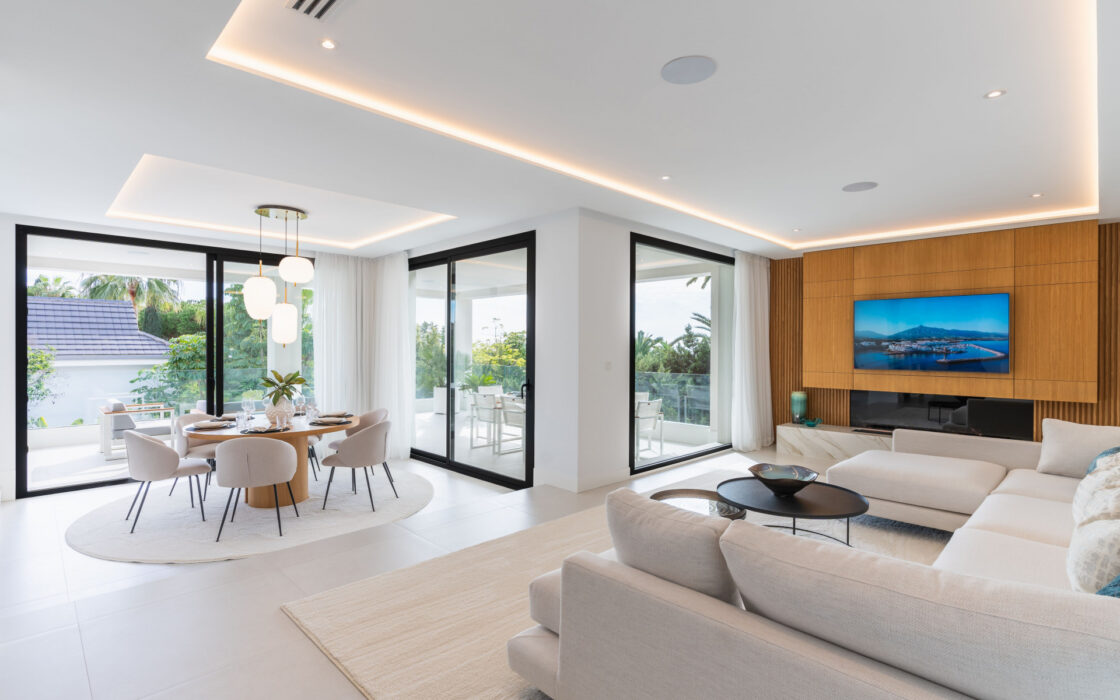 Современная вилла в Марбелье с террасой 405 кв.м