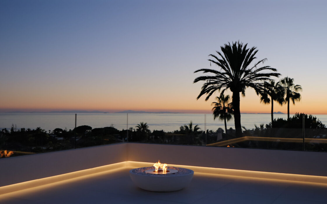 Современная вилла в Марбелье с террасой 405 кв.м