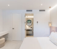 Современная вилла в Марбелье с террасой 405 кв.м