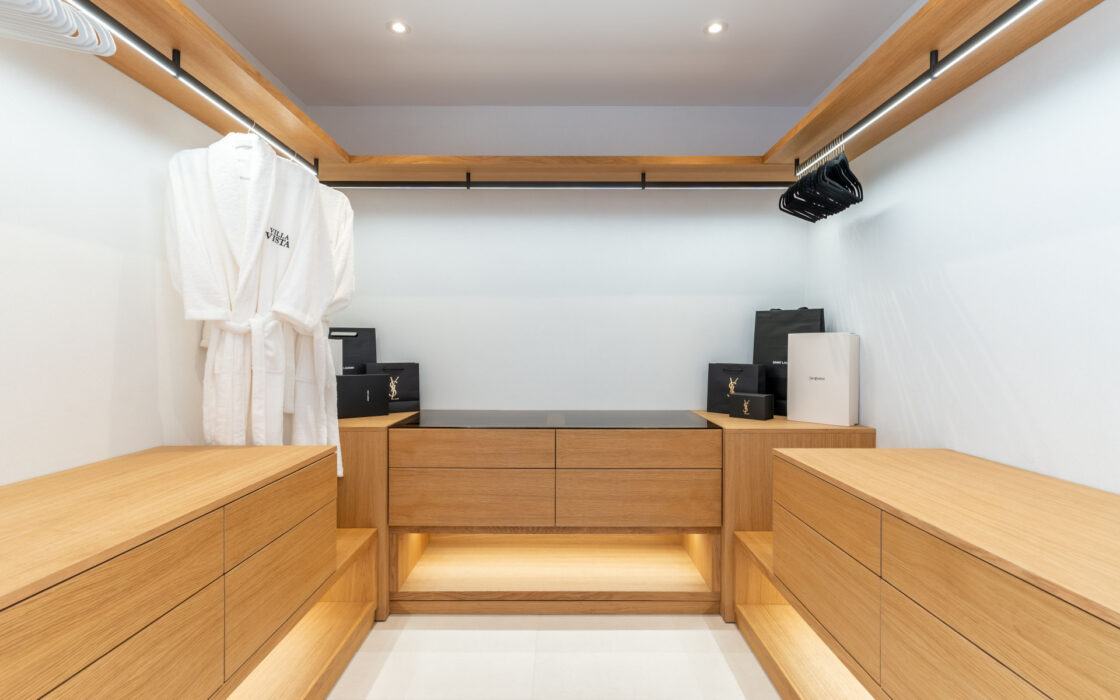 Современная вилла в Марбелье с террасой 405 кв.м