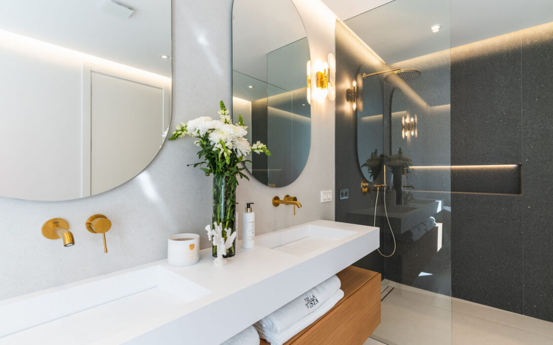 Современная вилла в Марбелье с террасой 405 кв.м