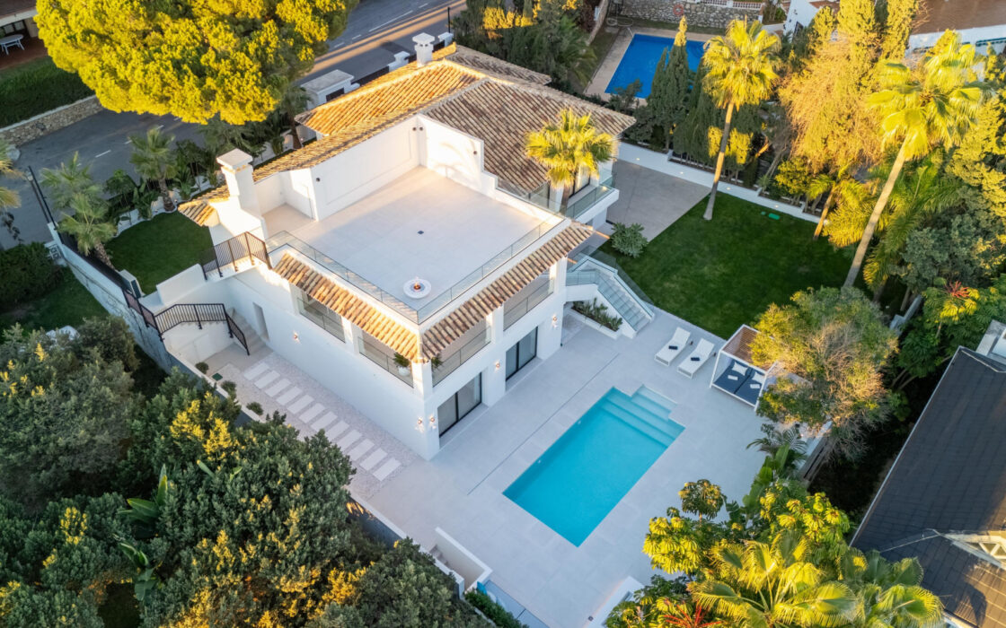 Современная вилла в Марбелье с террасой 405 кв.м