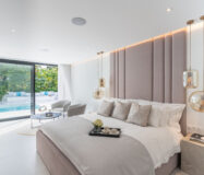 Современная вилла в Марбелье с террасой 405 кв.м