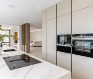 Современная вилла в Марбелье с террасой 405 кв.м