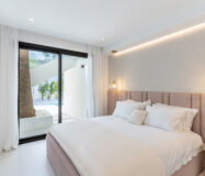 Современная вилла в Марбелье с террасой 405 кв.м