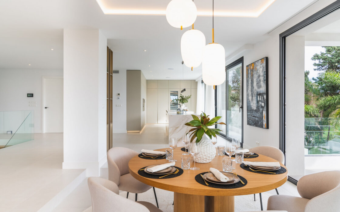 Современная вилла в Марбелье с террасой 405 кв.м