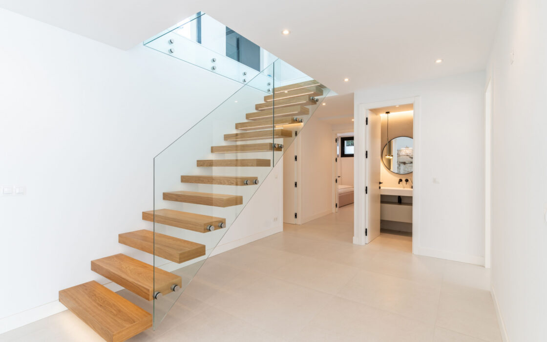 Современная вилла в Марбелье с террасой 405 кв.м