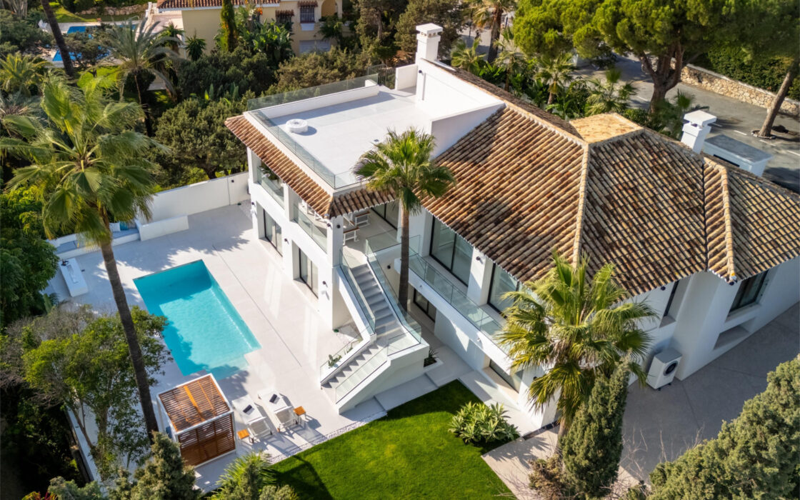 Современная вилла в Марбелье с террасой 405 кв.м