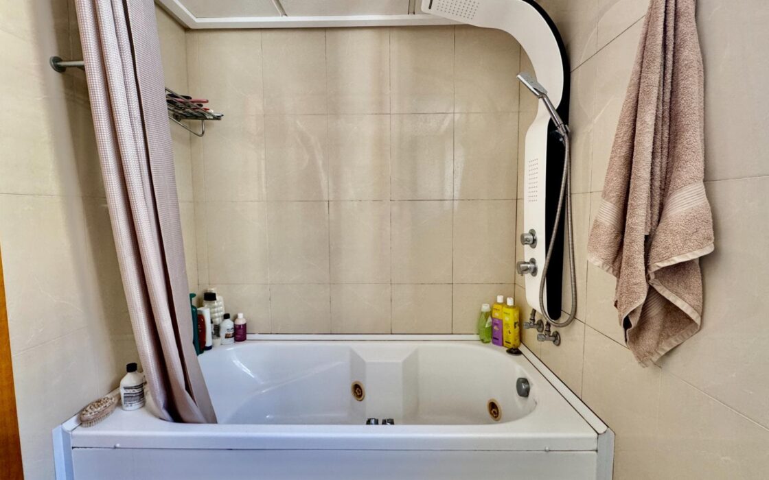 Квартира у моря в Ла Кала де Финестрат 120 кв.м с террасой