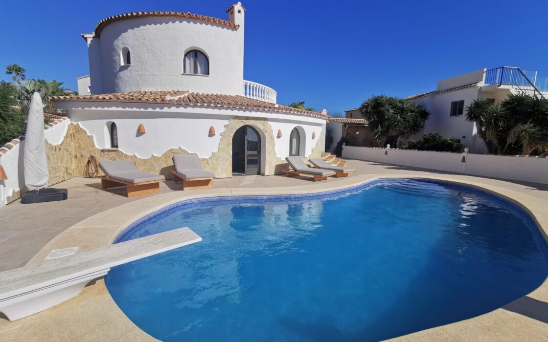 Вілла з 5 спальнями та видом на море в Cumbre del Sol