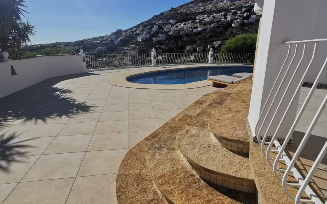 Вілла з 5 спальнями та видом на море в Cumbre del Sol