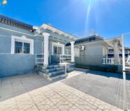 Дом в Торревьехе 60 кв.м с террасой в 4 км от моря