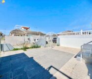 Дом в Торревьехе 60 кв.м с террасой в 4 км от моря