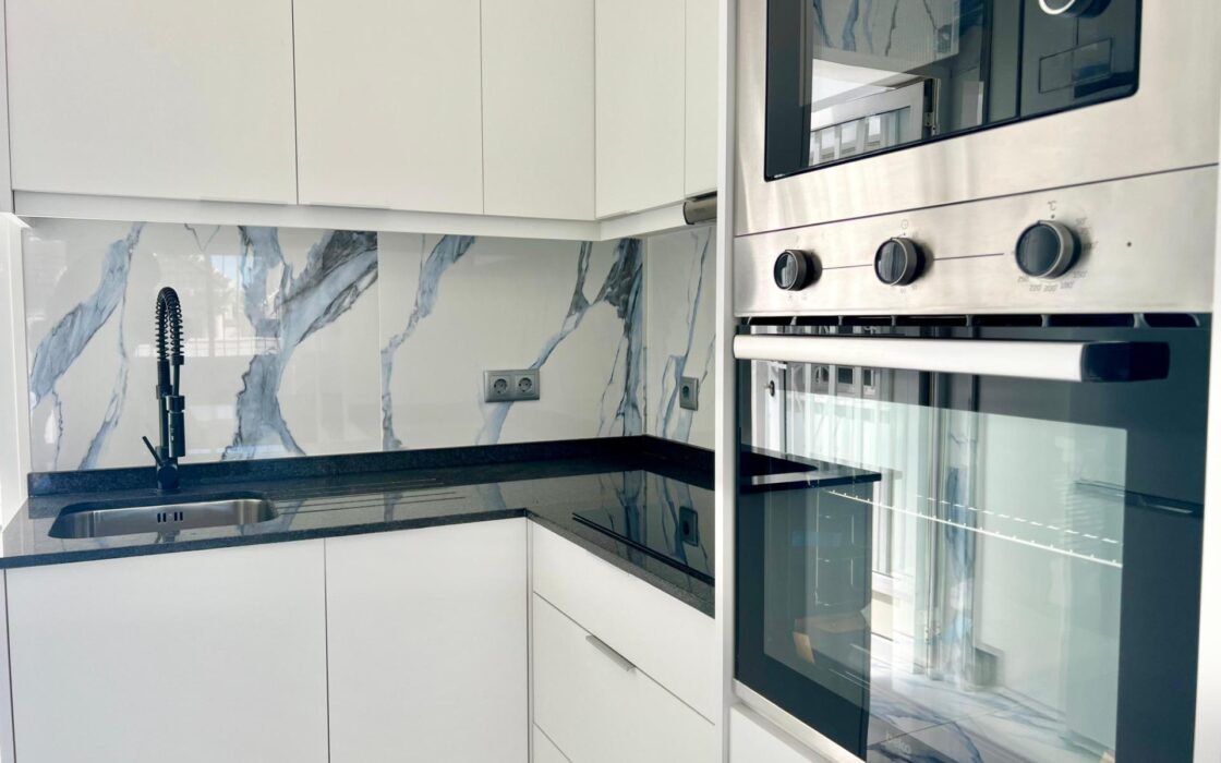 Дом в Торревьехе 60 кв.м с террасой в 4 км от моря