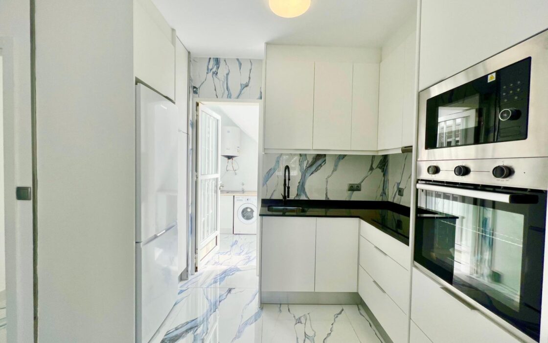 Дом в Торревьехе 60 кв.м с террасой в 4 км от моря