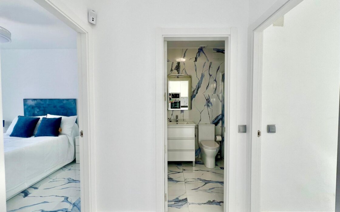 Дом в Торревьехе 60 кв.м с террасой в 4 км от моря