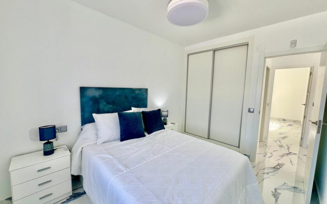 Дом в Торревьехе 60 кв.м с террасой в 4 км от моря