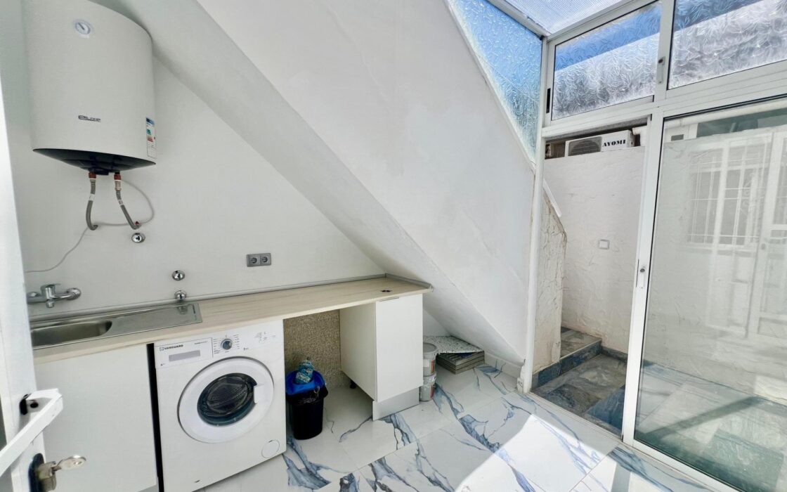 Дом в Торревьехе 60 кв.м с террасой в 4 км от моря