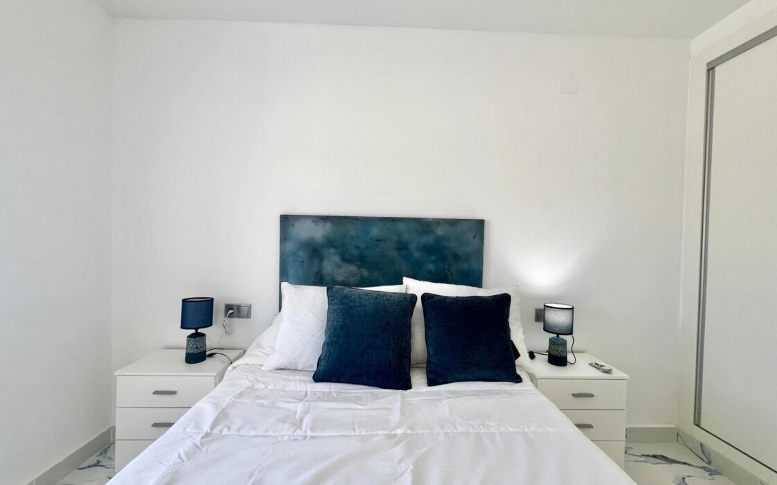 Дом в Торревьехе 60 кв.м с террасой в 4 км от моря