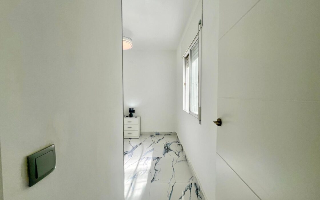 Дом в Торревьехе 60 кв.м с террасой в 4 км от моря