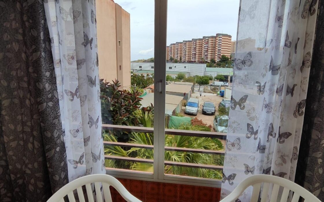 Простора квартира 82 кв.м в Аликанте з терасою