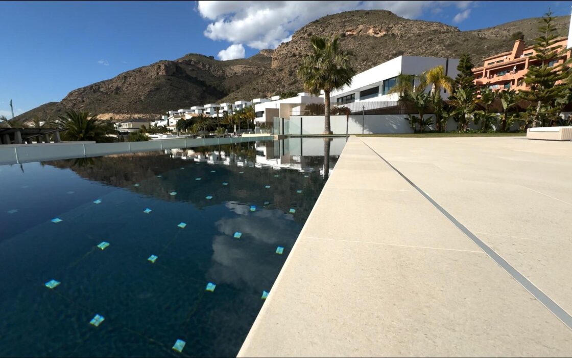 Елітна вілла в Сьерра-Кортині з терасами 650 кв.м