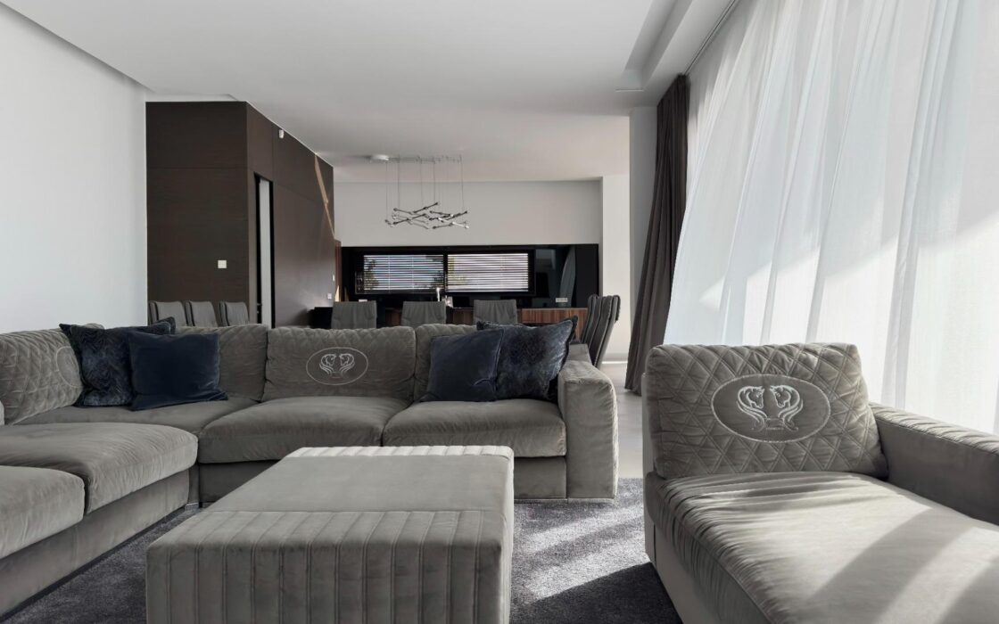 Елітна вілла в Сьерра-Кортині з терасами 650 кв.м