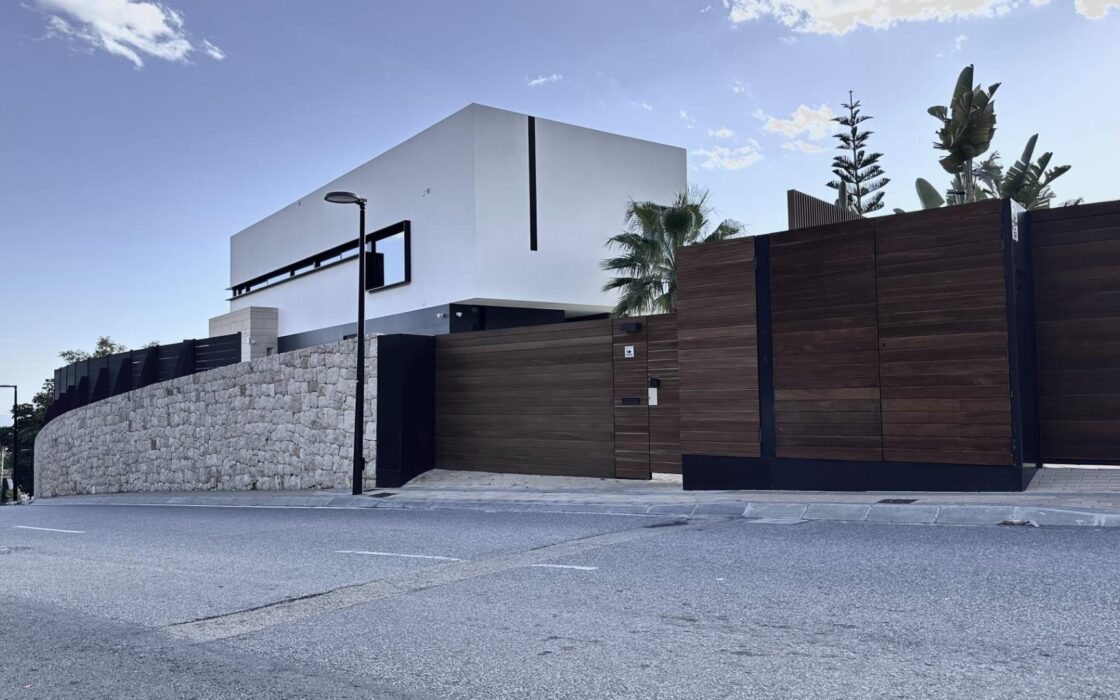 Елітна вілла в Сьерра-Кортині з терасами 650 кв.м