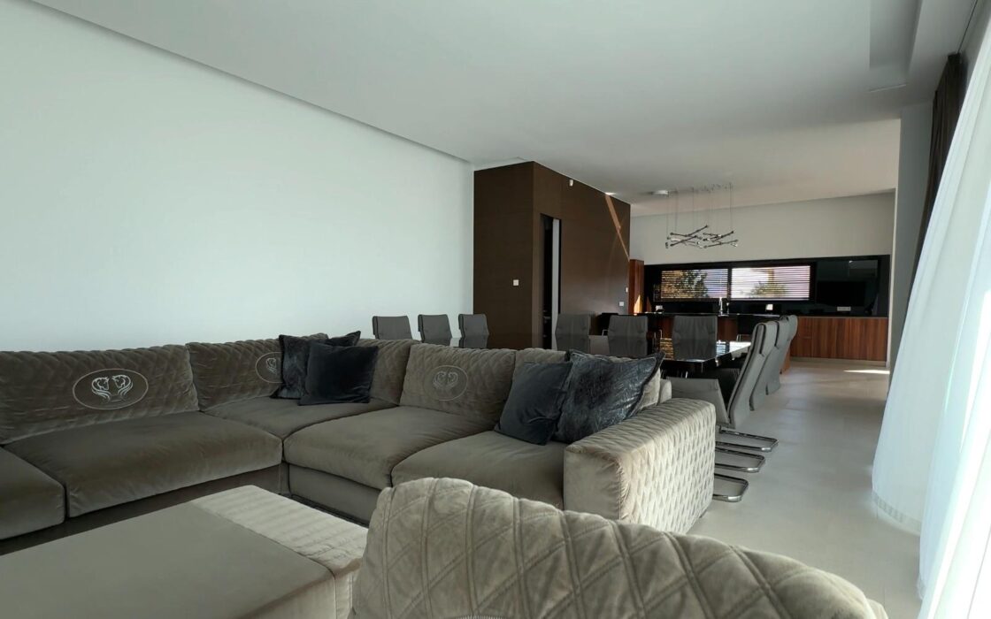 Елітна вілла в Сьерра-Кортині з терасами 650 кв.м