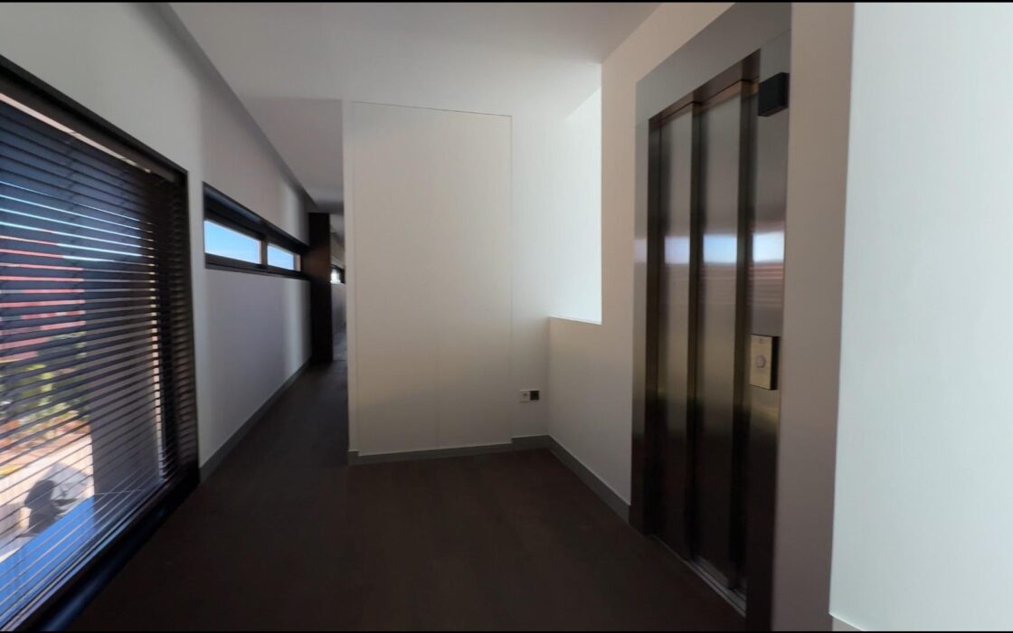 Елітна вілла в Сьерра-Кортині з терасами 650 кв.м