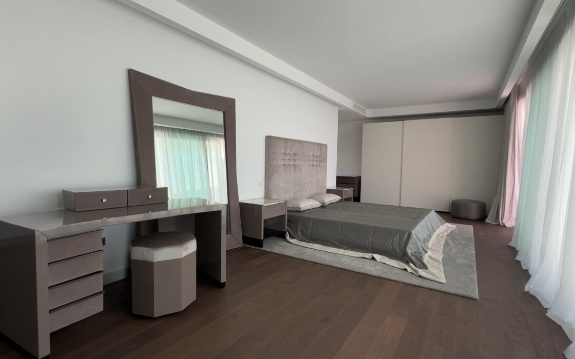 Елітна вілла в Сьерра-Кортині з терасами 650 кв.м