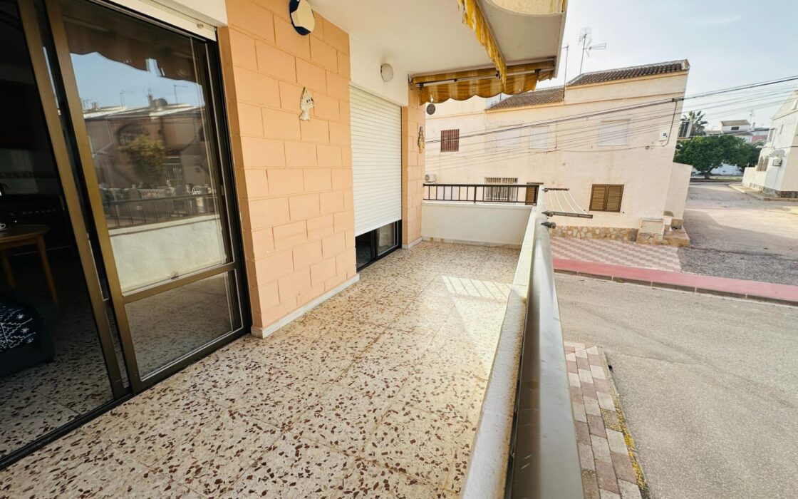 Квартира в Мил Палмерас з терасою біля моря 59 кв.м 3 спальні