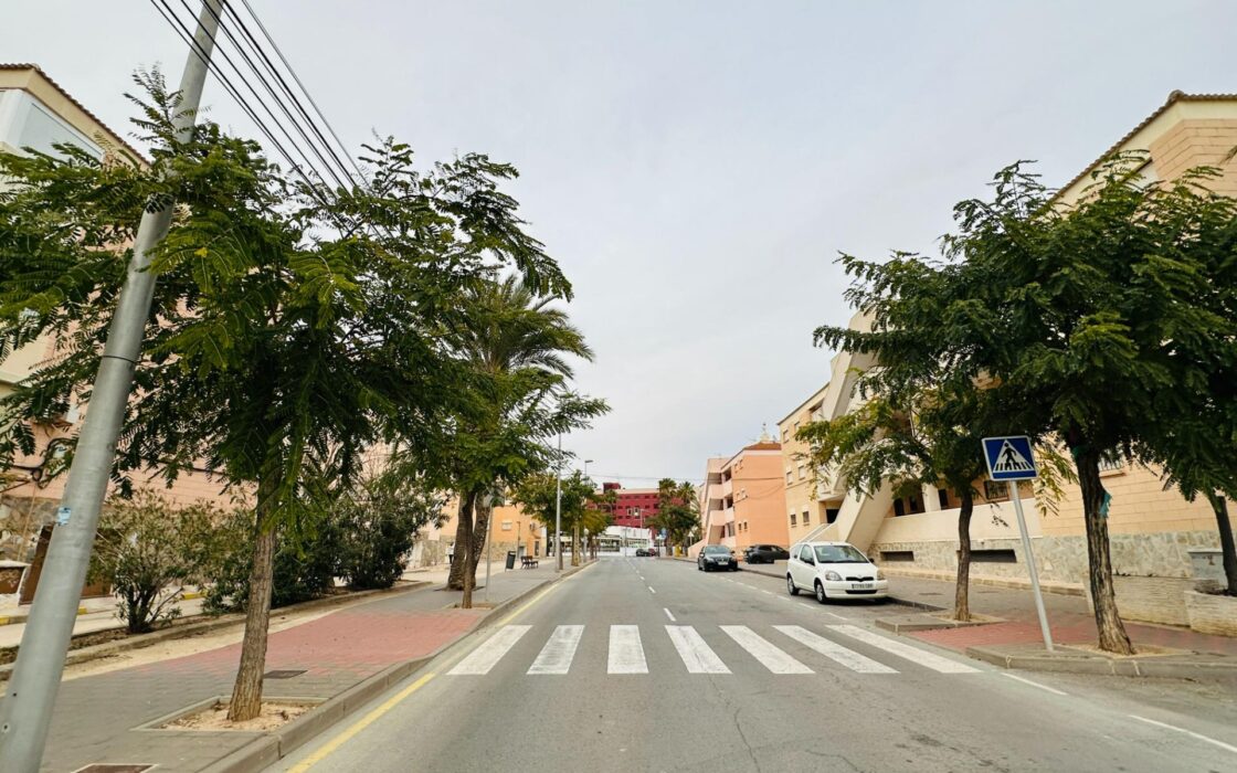 Квартира в Мил Палмерас з терасою біля моря 59 кв.м 3 спальні