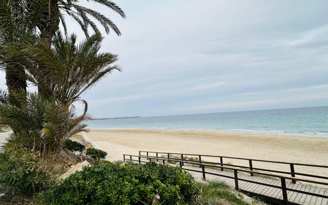 Квартира в Мил Палмерас з терасою біля моря 59 кв.м 3 спальні