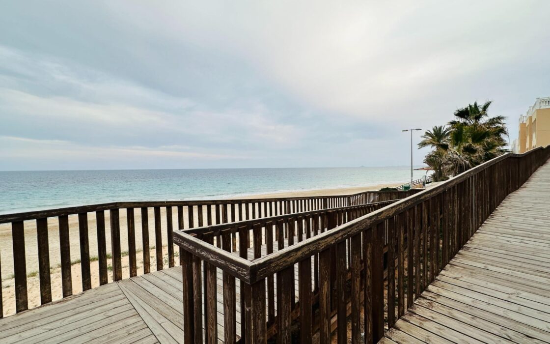 Квартира в Мил Палмерас з терасою біля моря 59 кв.м 3 спальні