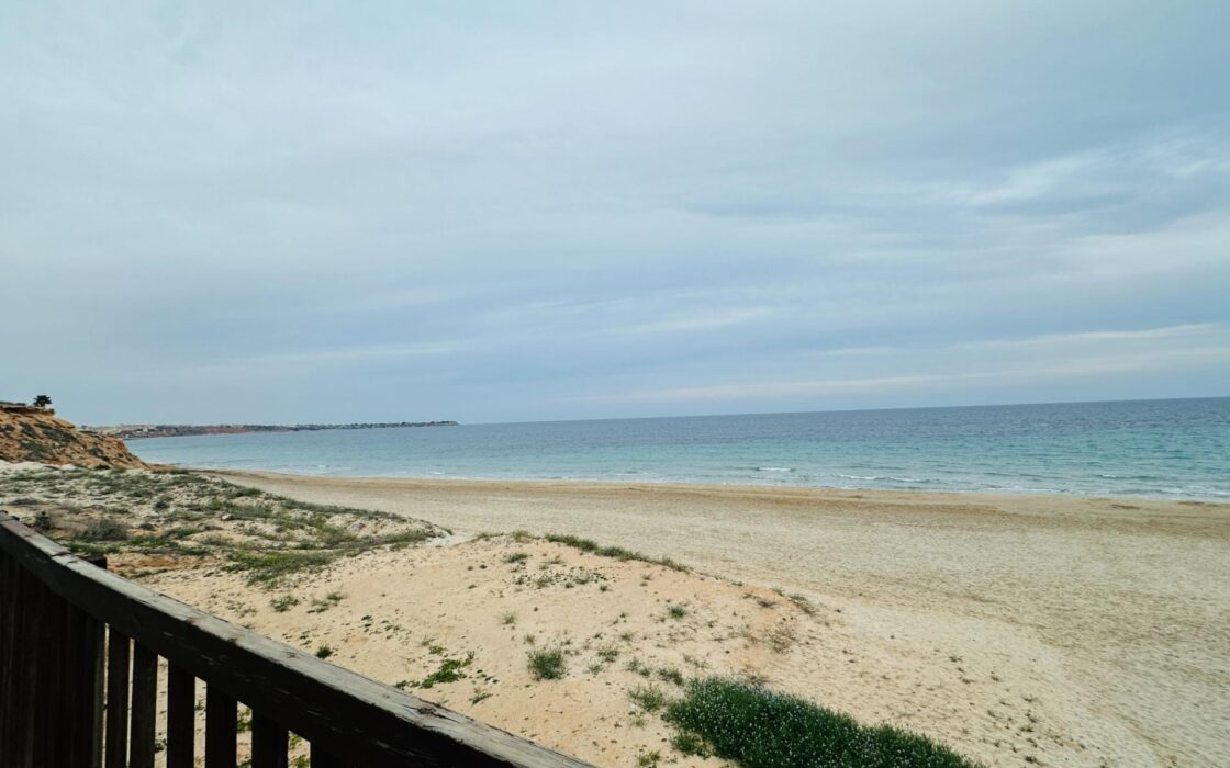 Квартира в Мил Палмерас з терасою біля моря 59 кв.м 3 спальні