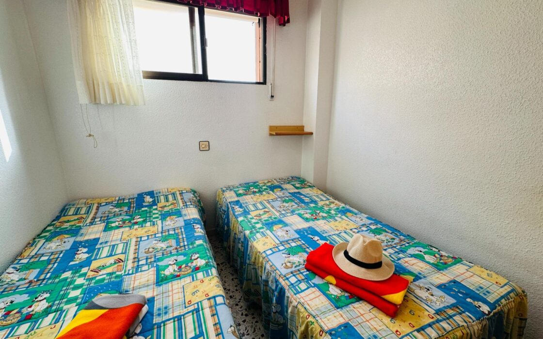 Квартира в Мил Палмерас з терасою біля моря 59 кв.м 3 спальні