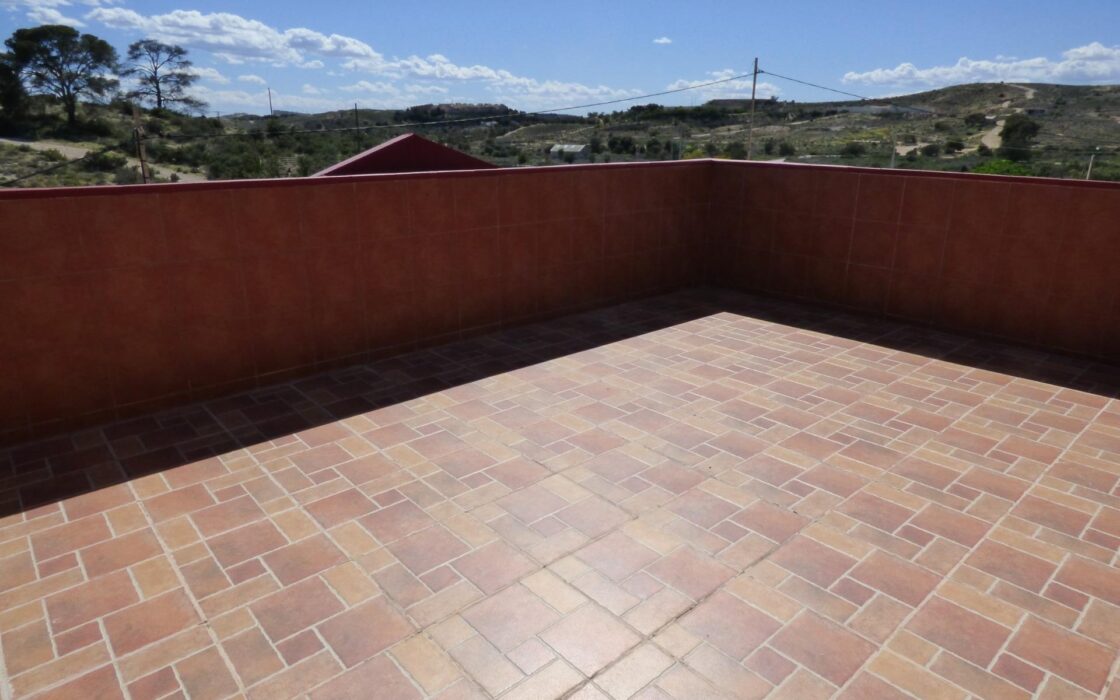 Будинок 210 кв.м з терасою в Аліканте, 4 спальні