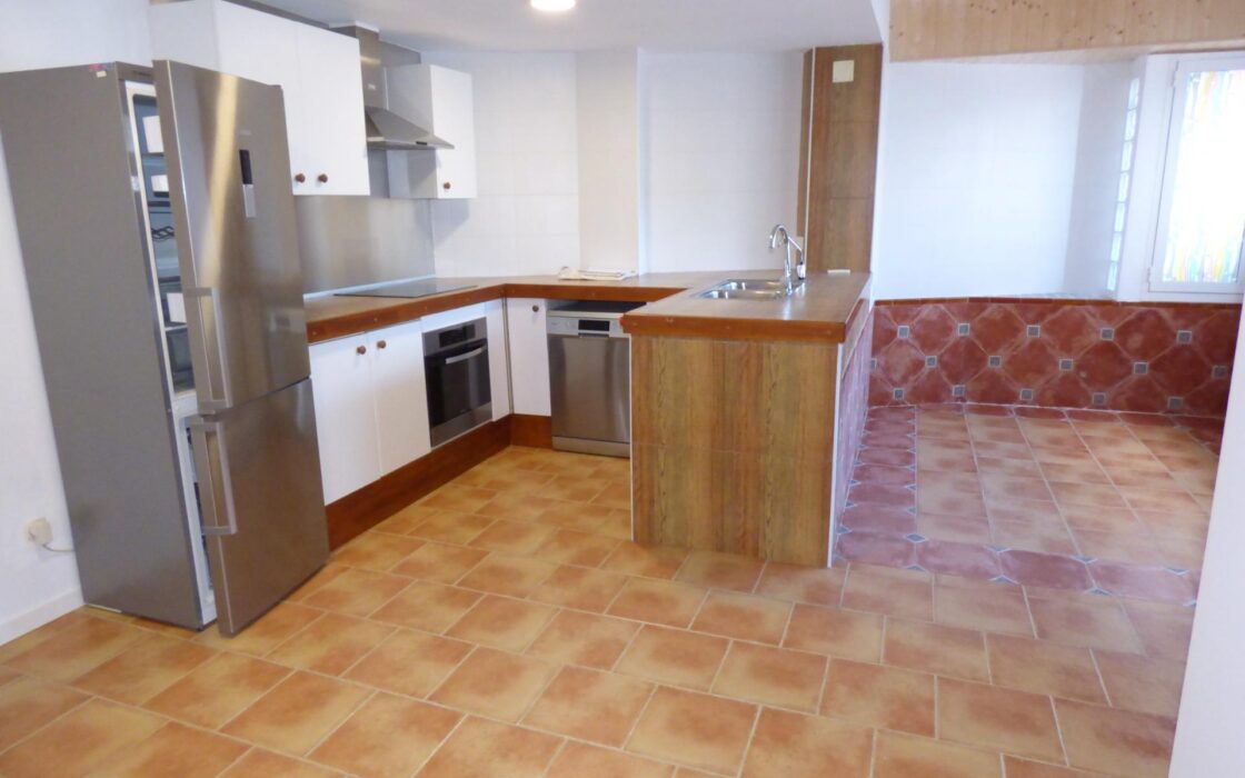 Будинок 210 кв.м з терасою в Аліканте, 4 спальні