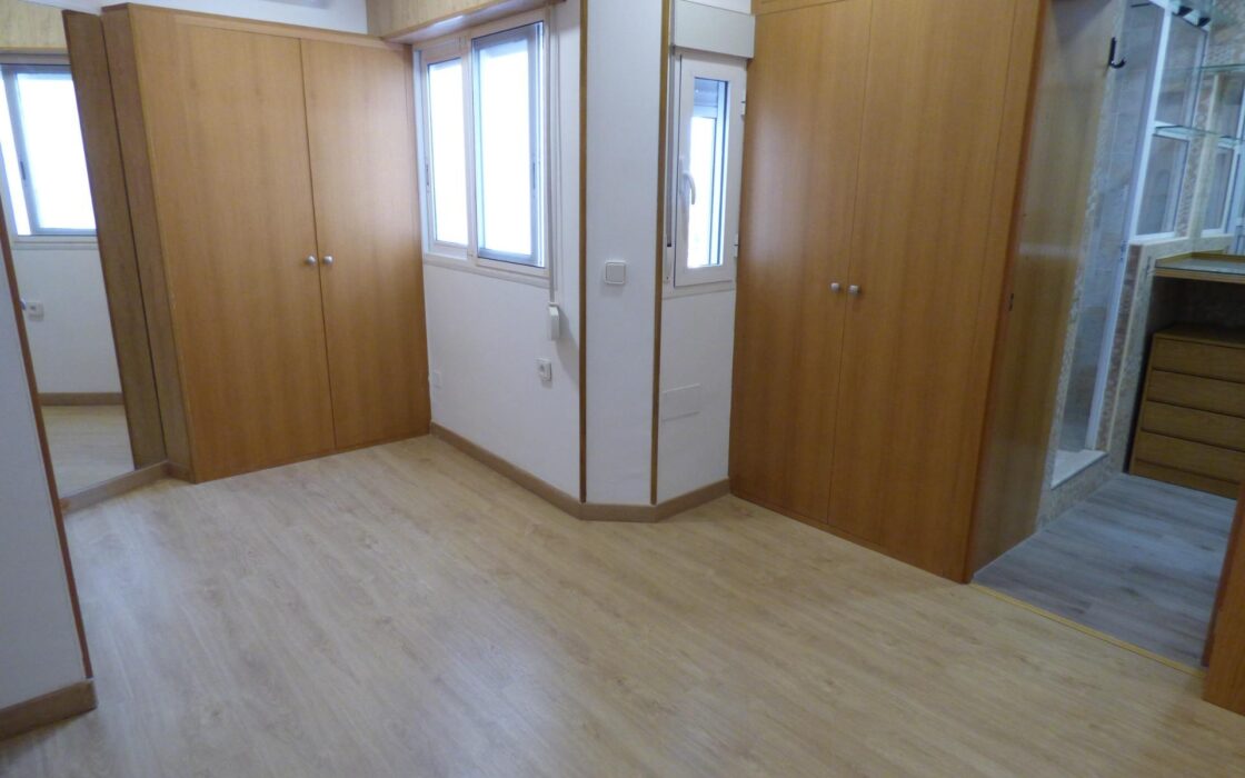 Будинок 210 кв.м з терасою в Аліканте, 4 спальні